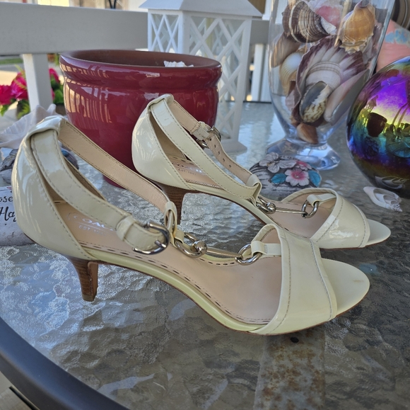 Coach Women's Cream Sandals Size 10B - Picture 6 of 11